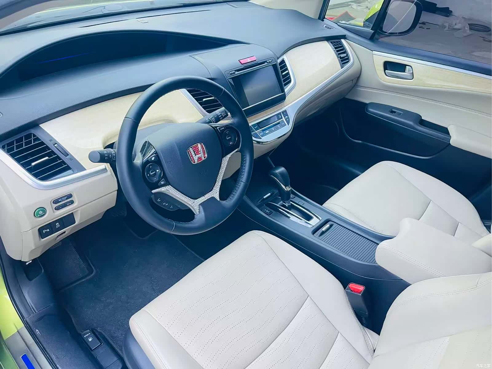 Honda Jade, 2013 все фото