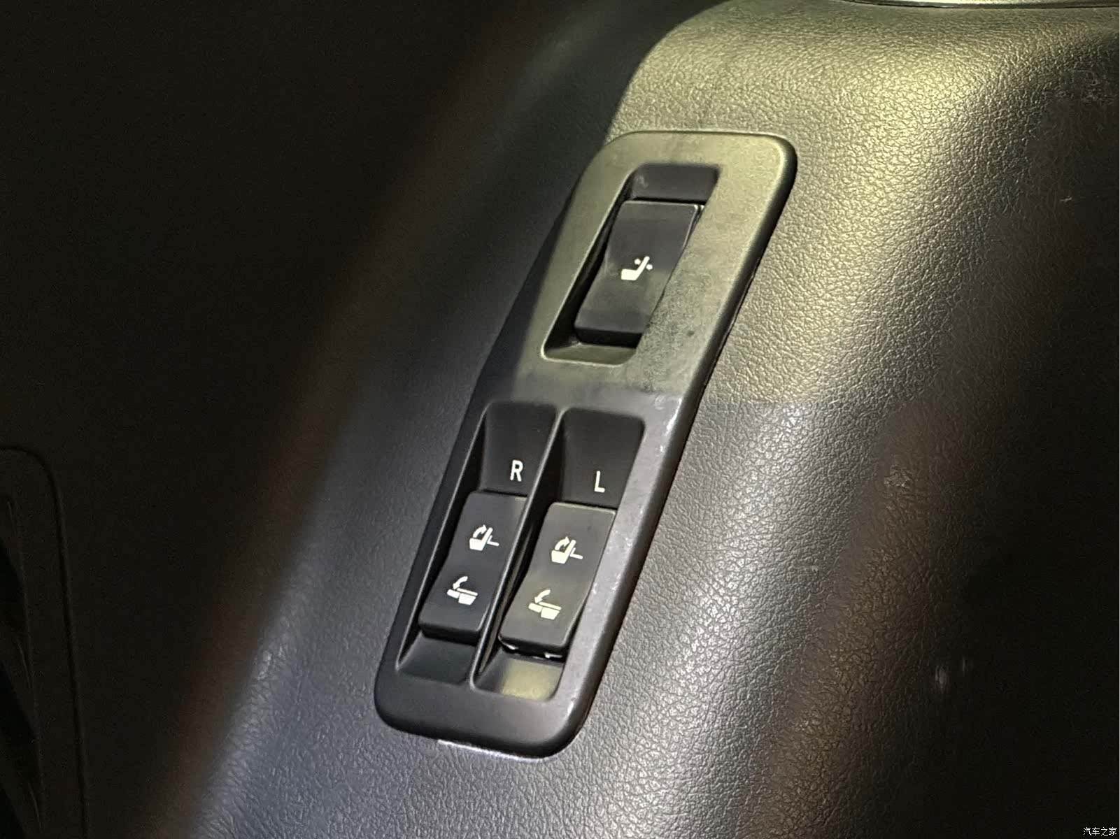 Toyota Prado, 2015 10
