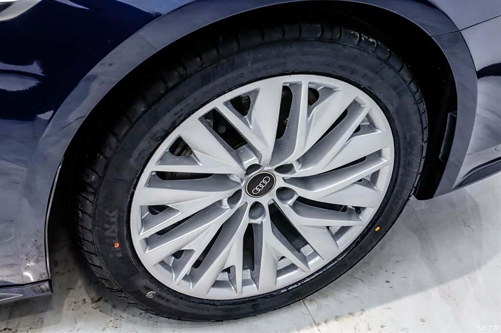 Audi A7L, 2024 32