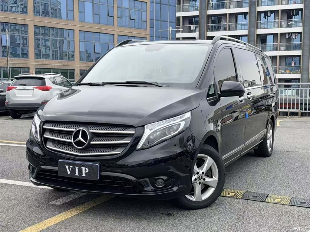 Mercedes-Benz VI
