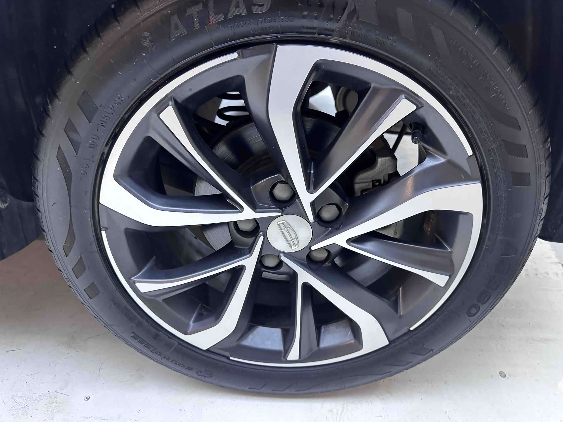 Geely Emgrand, 2023 21