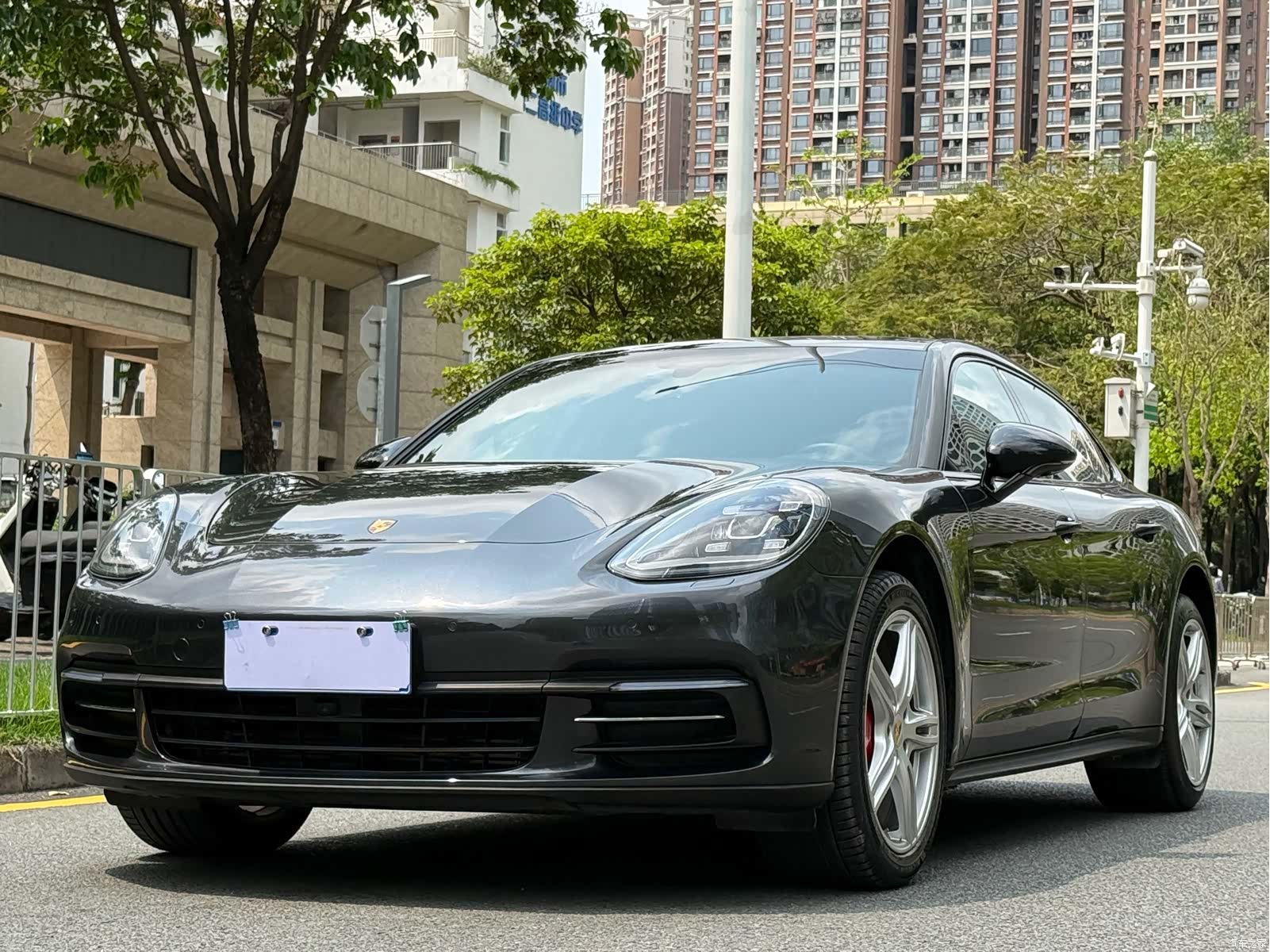 Porsche Panamera, 2018 1