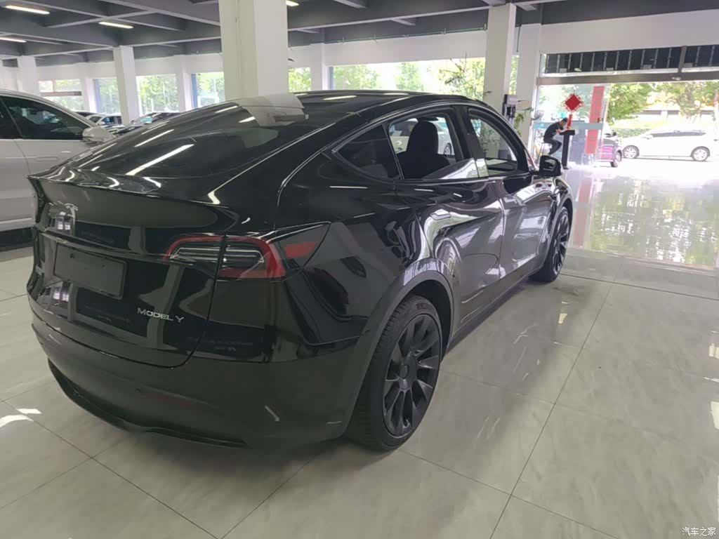 Tesla Model Y, 2023 все фото