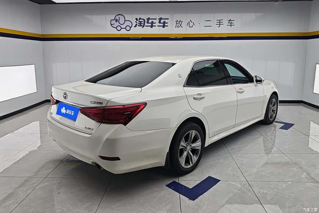 Toyota Crown, 2019 3