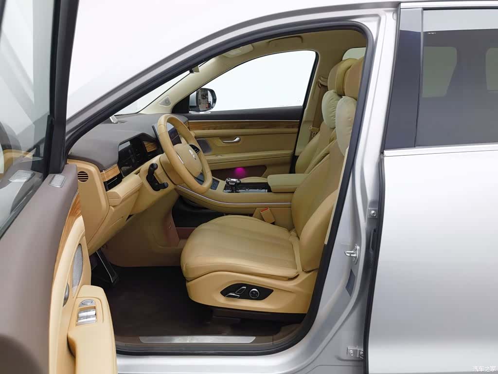 AITO M7, 2023 10