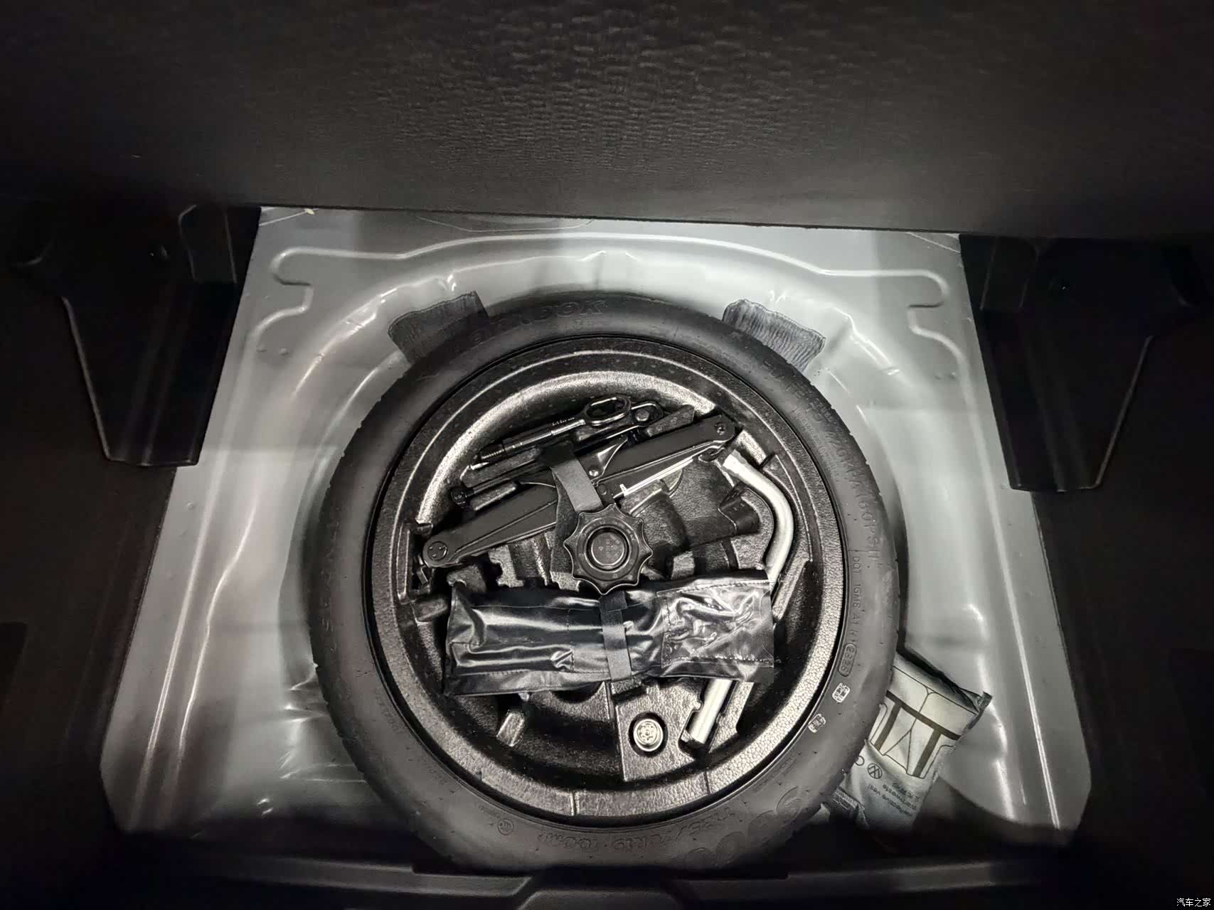 Audi Q2L, 2023 18