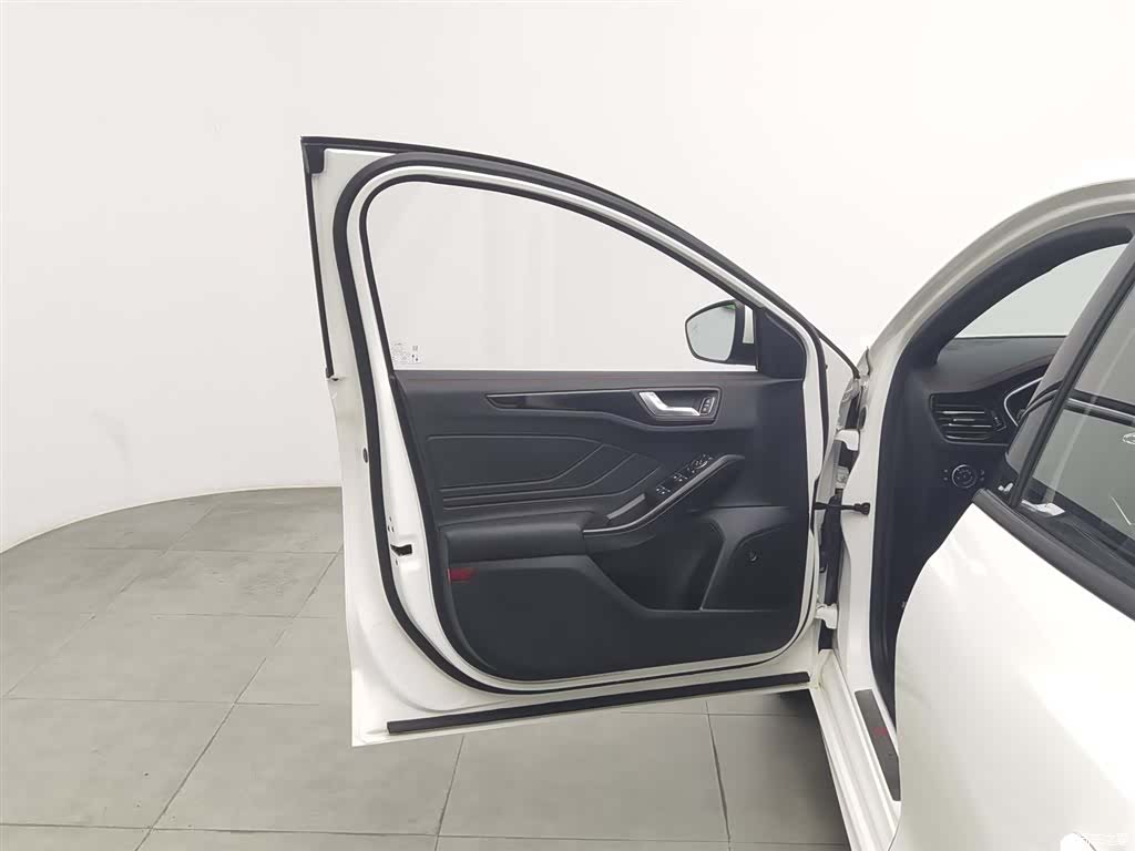 Ford Focus, 2021 8