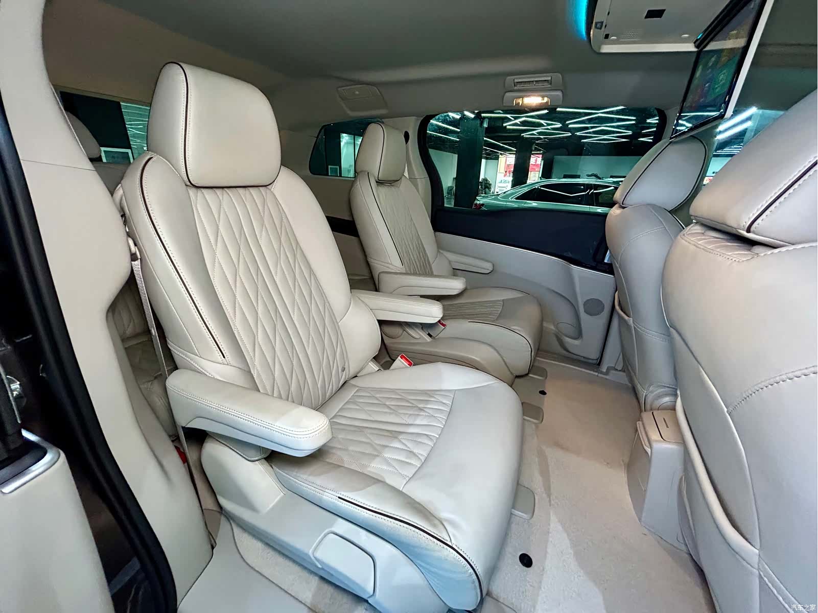 Buick GL8, 2022 32