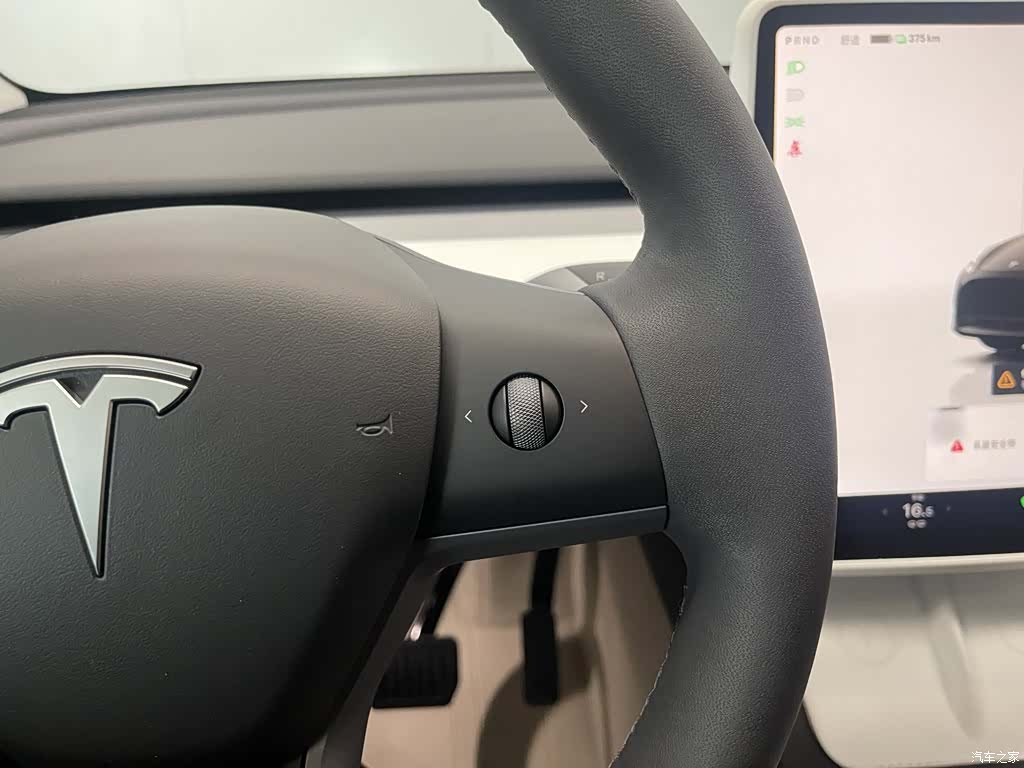 Tesla Model Y, 2025 21