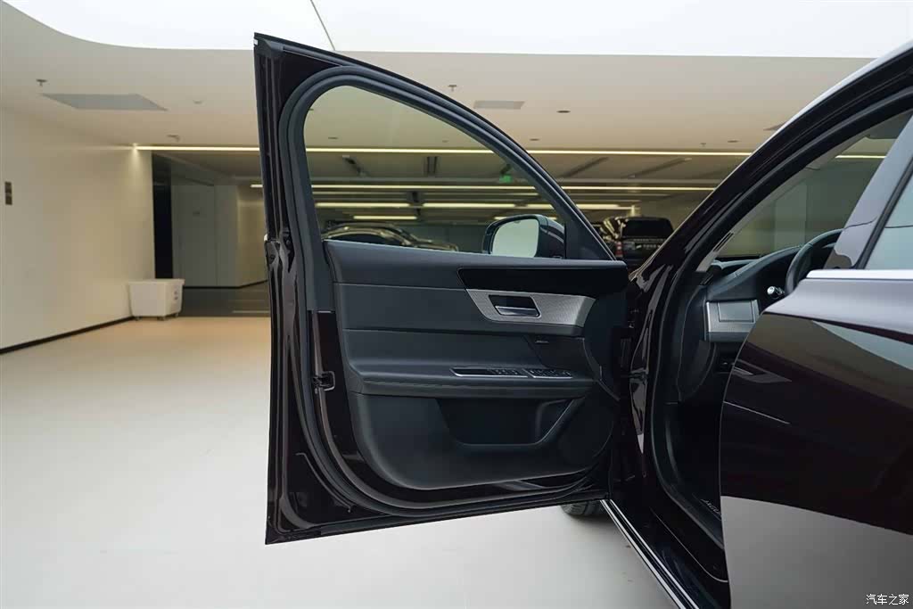 Land Rover P200, 2021 17