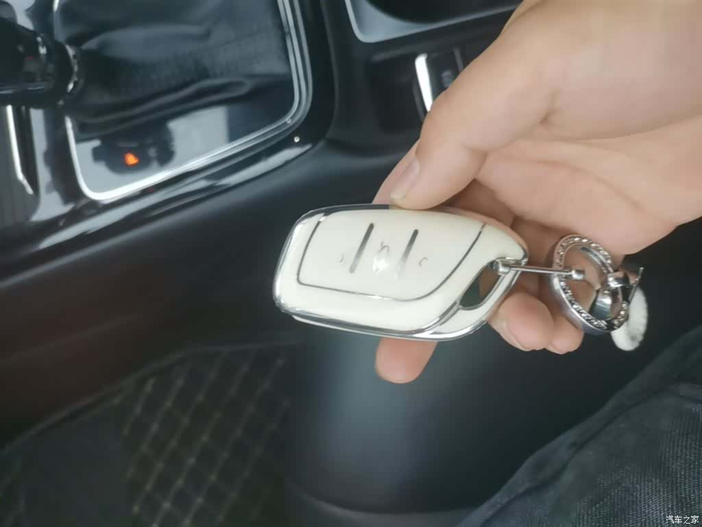 Roewe i5, 2021 9