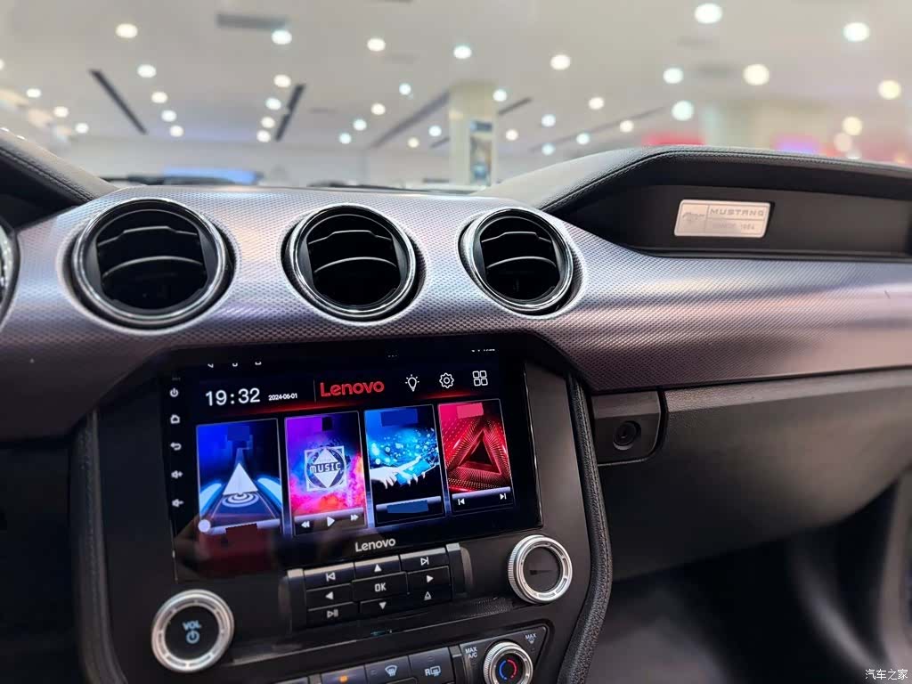 Ford Mustang, 2015 11