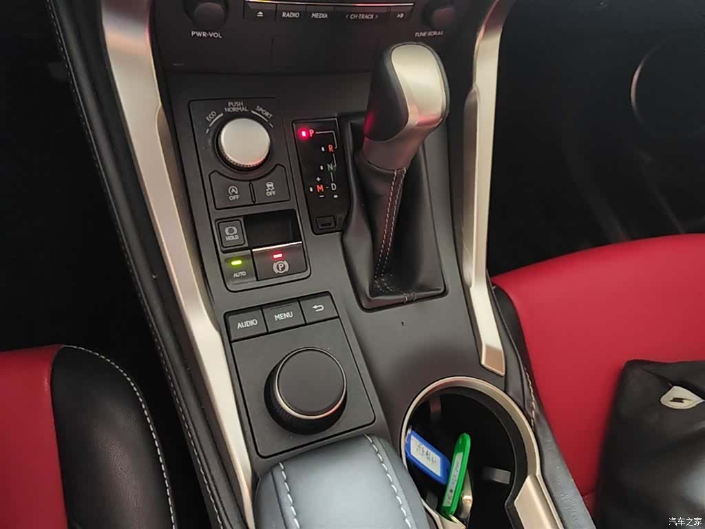 Lexus NX, 2016 13