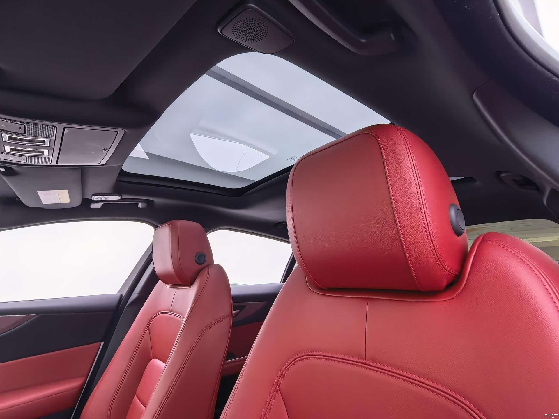 Land Rover XEL, 2022 16