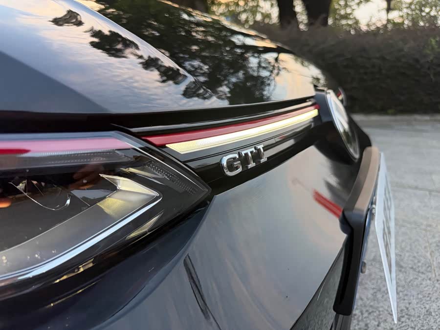 Volkswagen Golf GTI 2023, фото 12