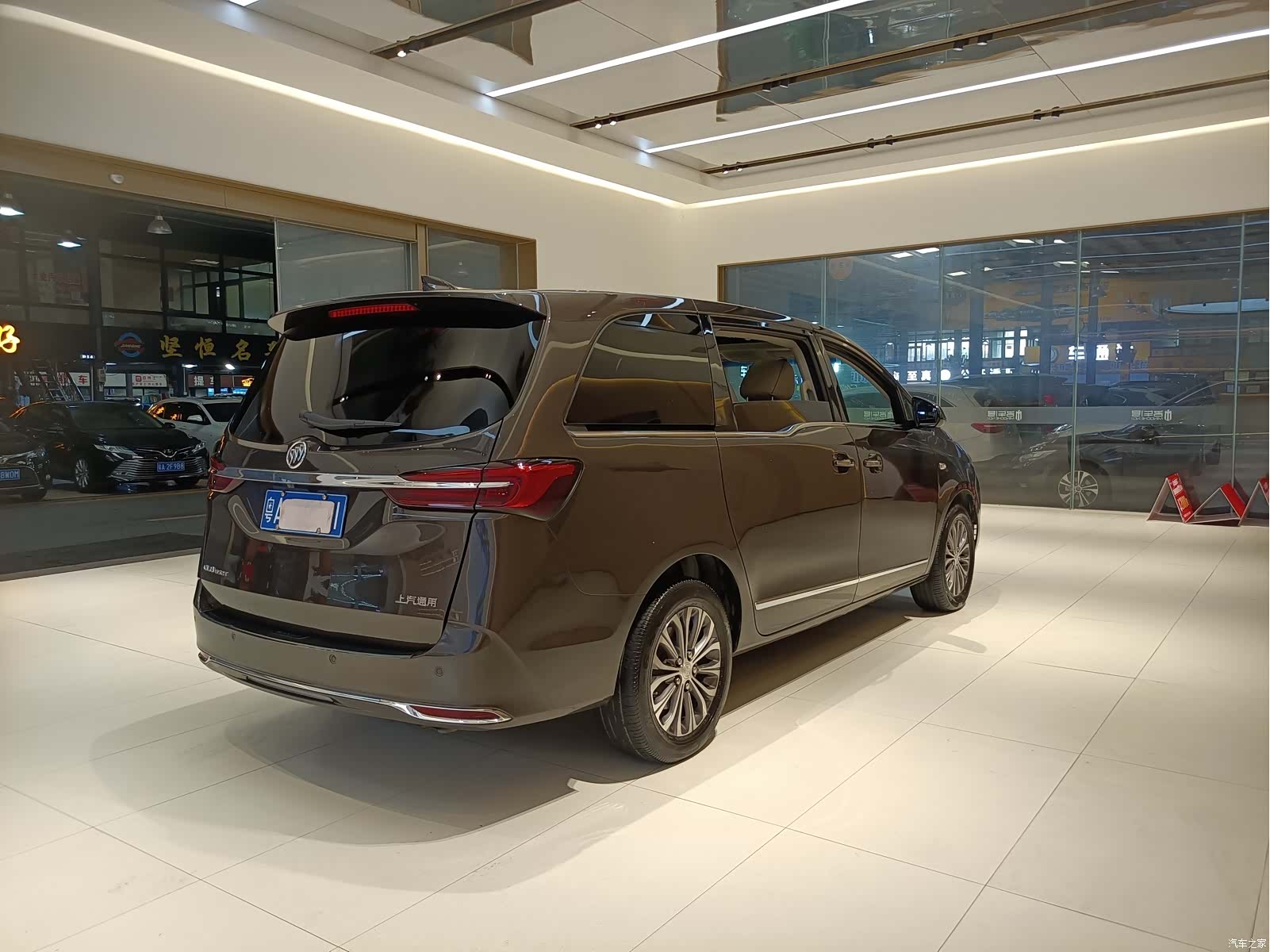 Buick GL8, 2020 6