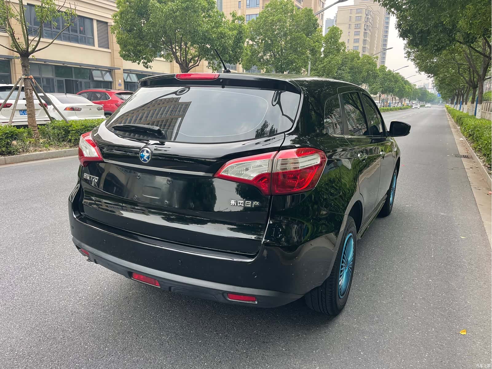 Nissan T70, 2015 все фото