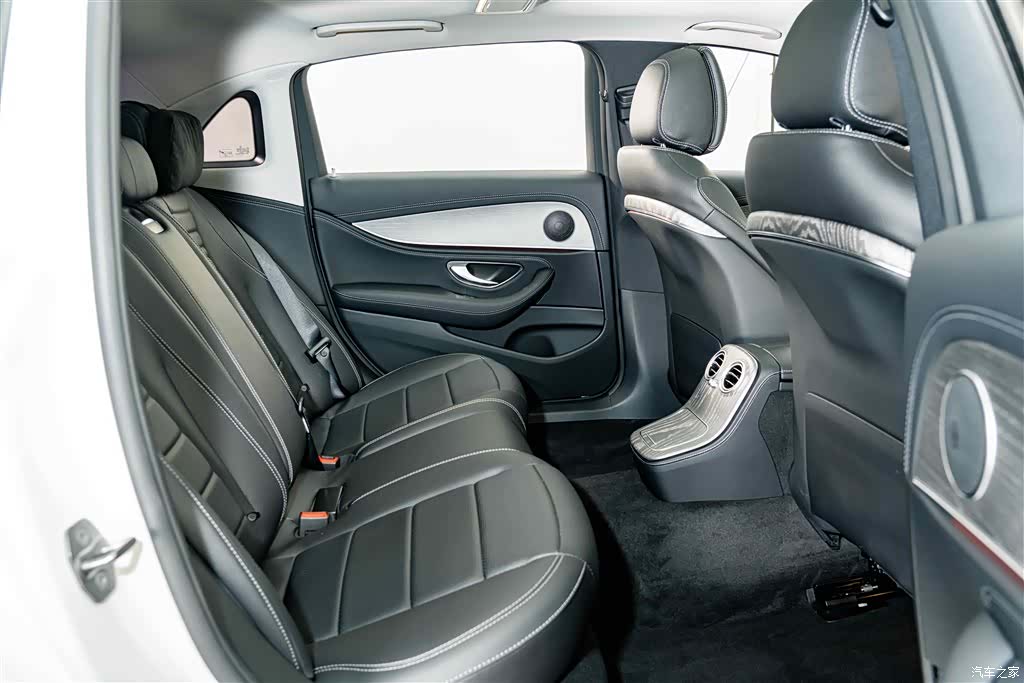 Mercedes-Benz E-Class, 2024 20