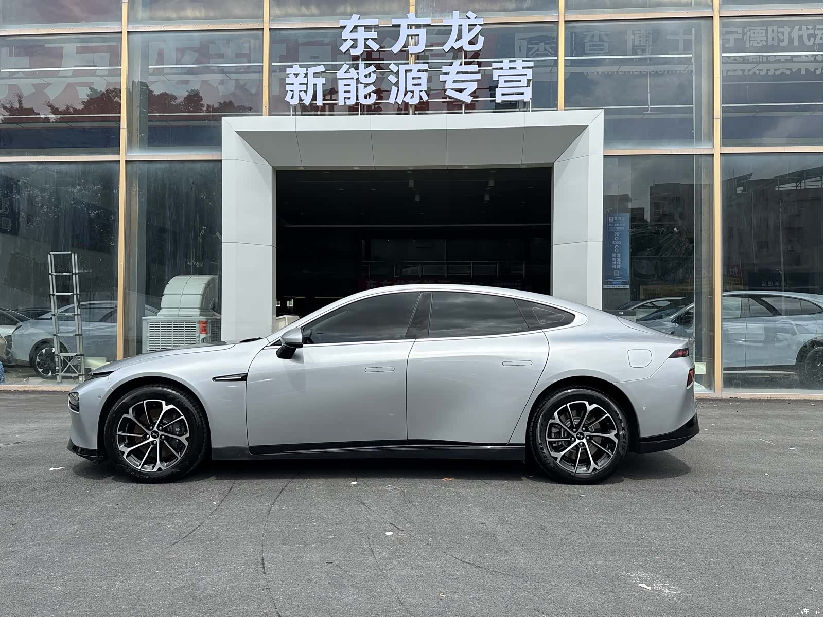 Xpeng P7, 2021 все фото