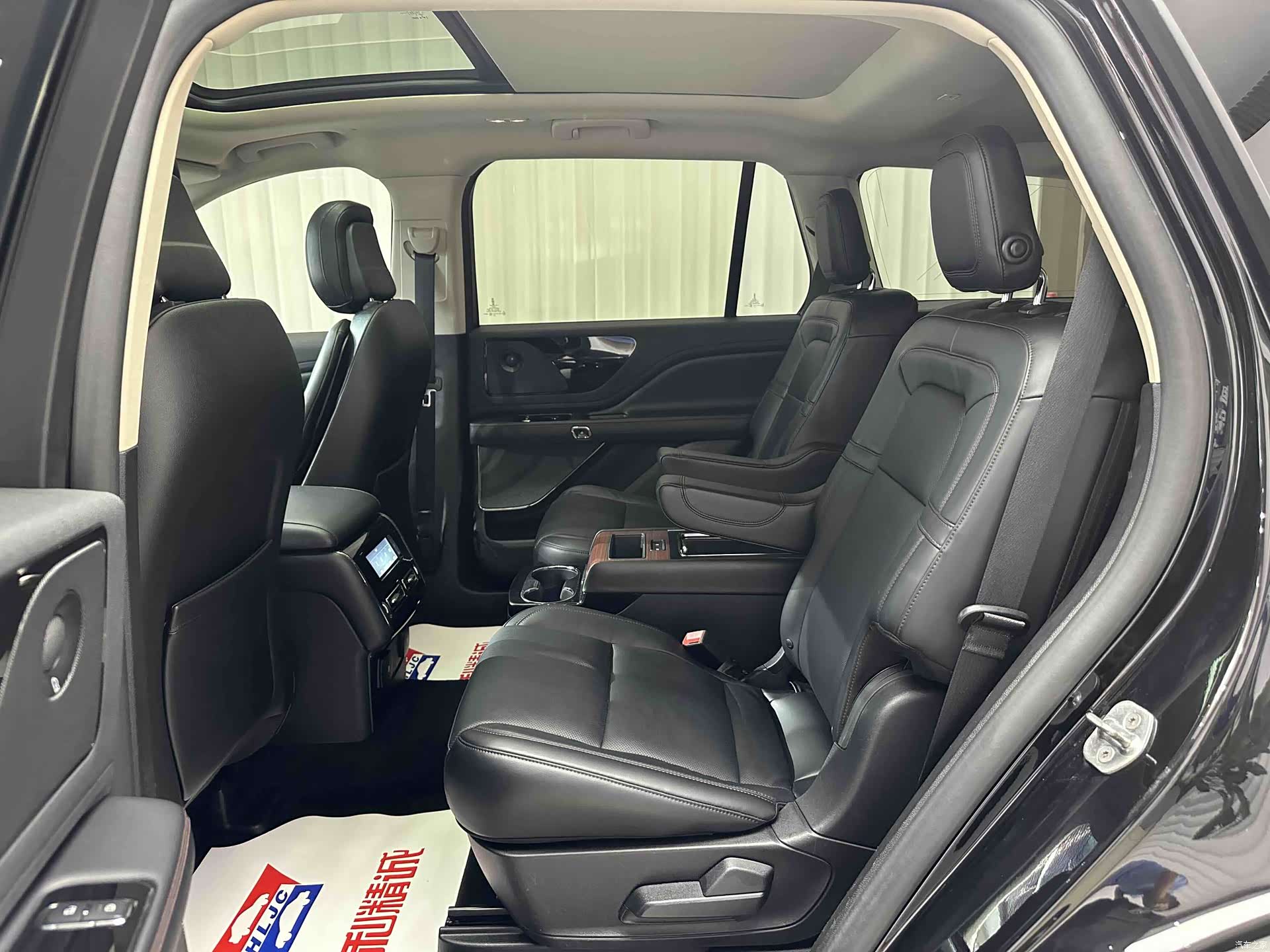 Lincoln Aviator, 2020 9