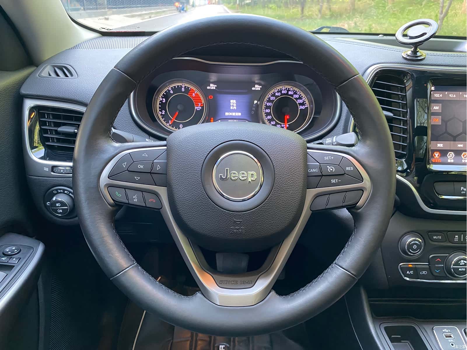Jeep Cherokee, 2019 15