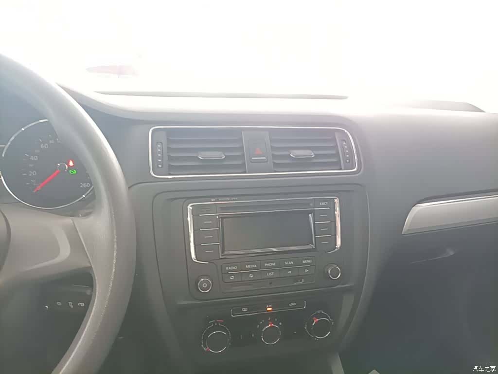 Volkswagen Sagitar, 2016 10