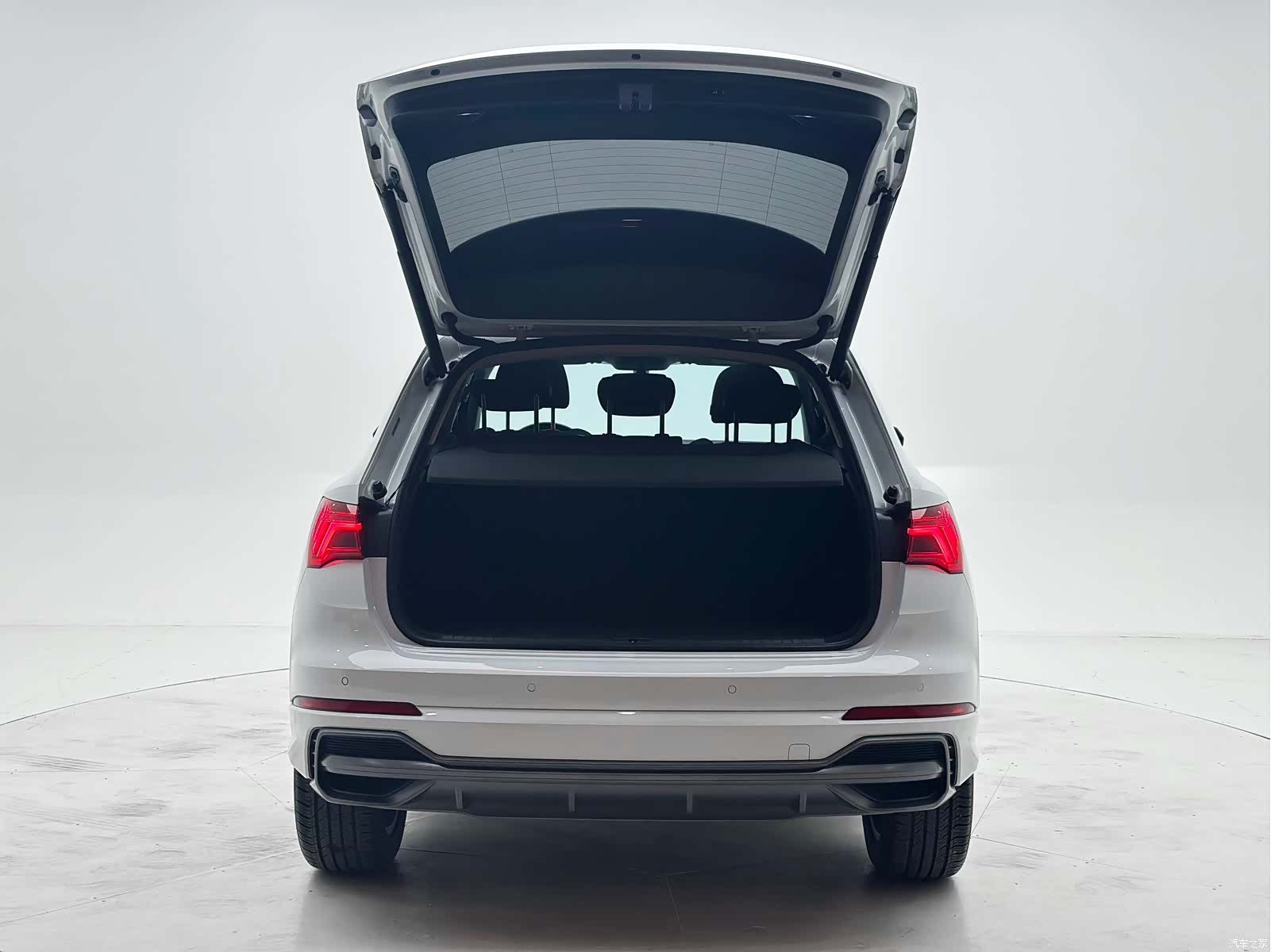 Audi Q3, 2022 все фото