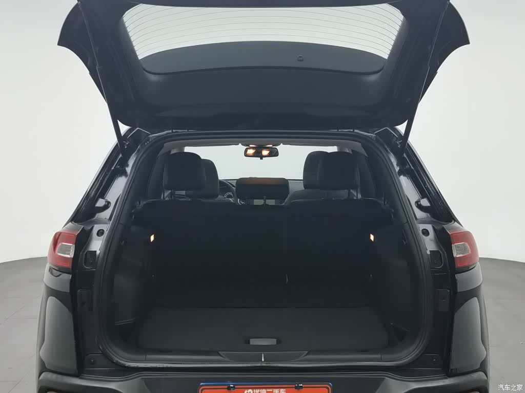 Jeep Cherokee, 2017 16