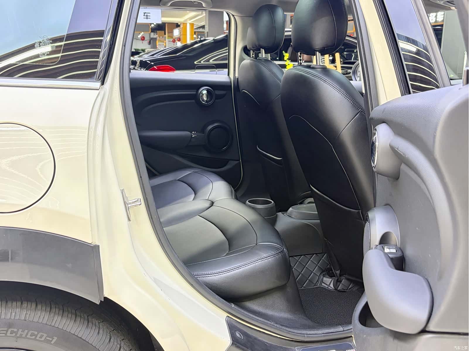 Mini ONE, 2021 9