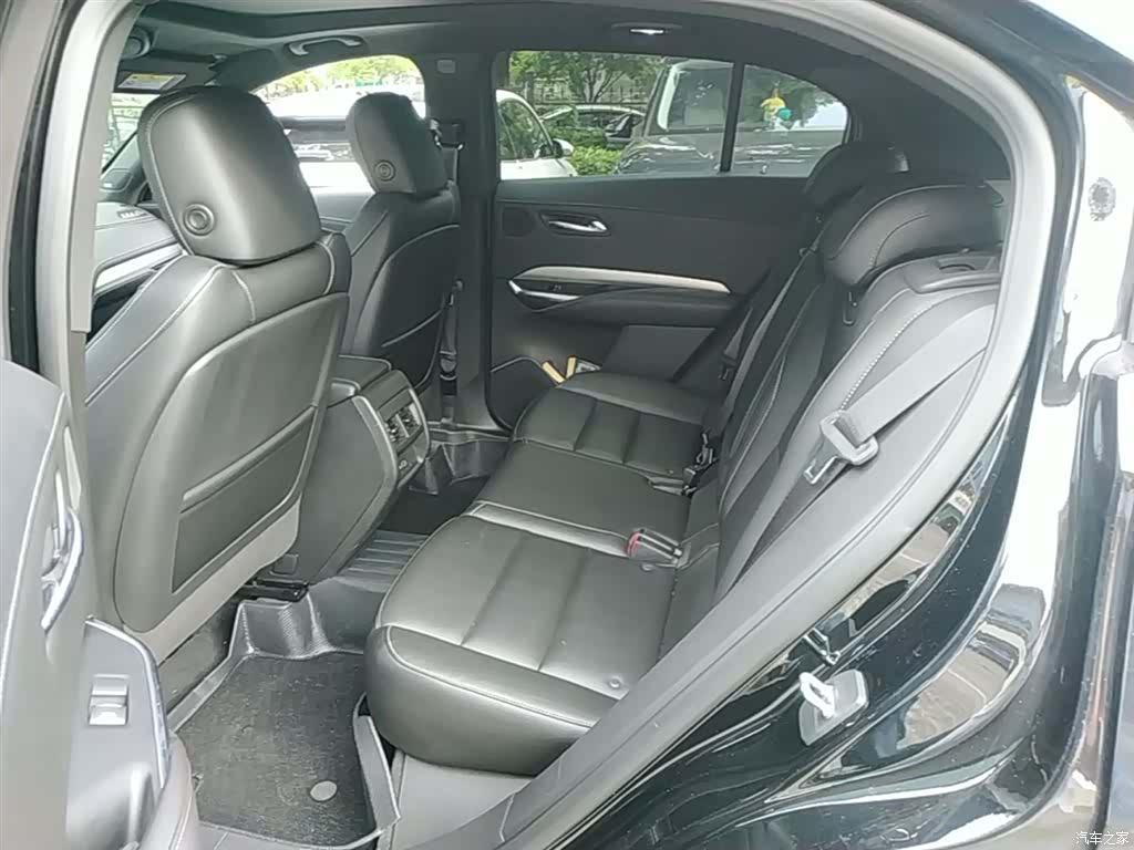 Cadillac XT4, 2019 13