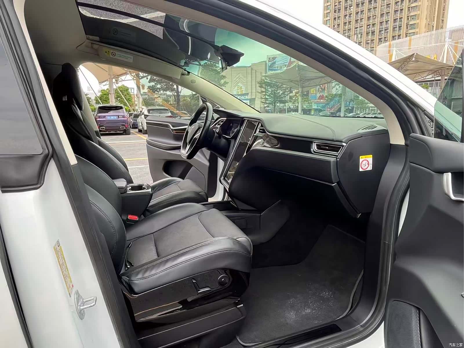 Tesla Model X, 2017 13
