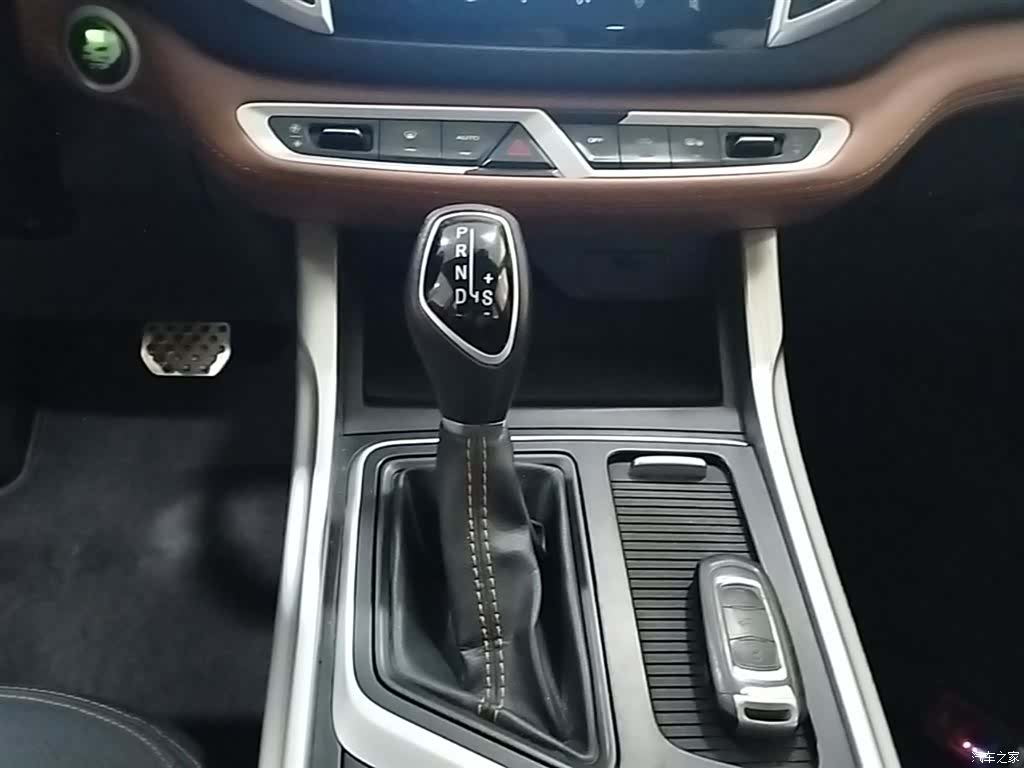 Geely X6, 2018 13