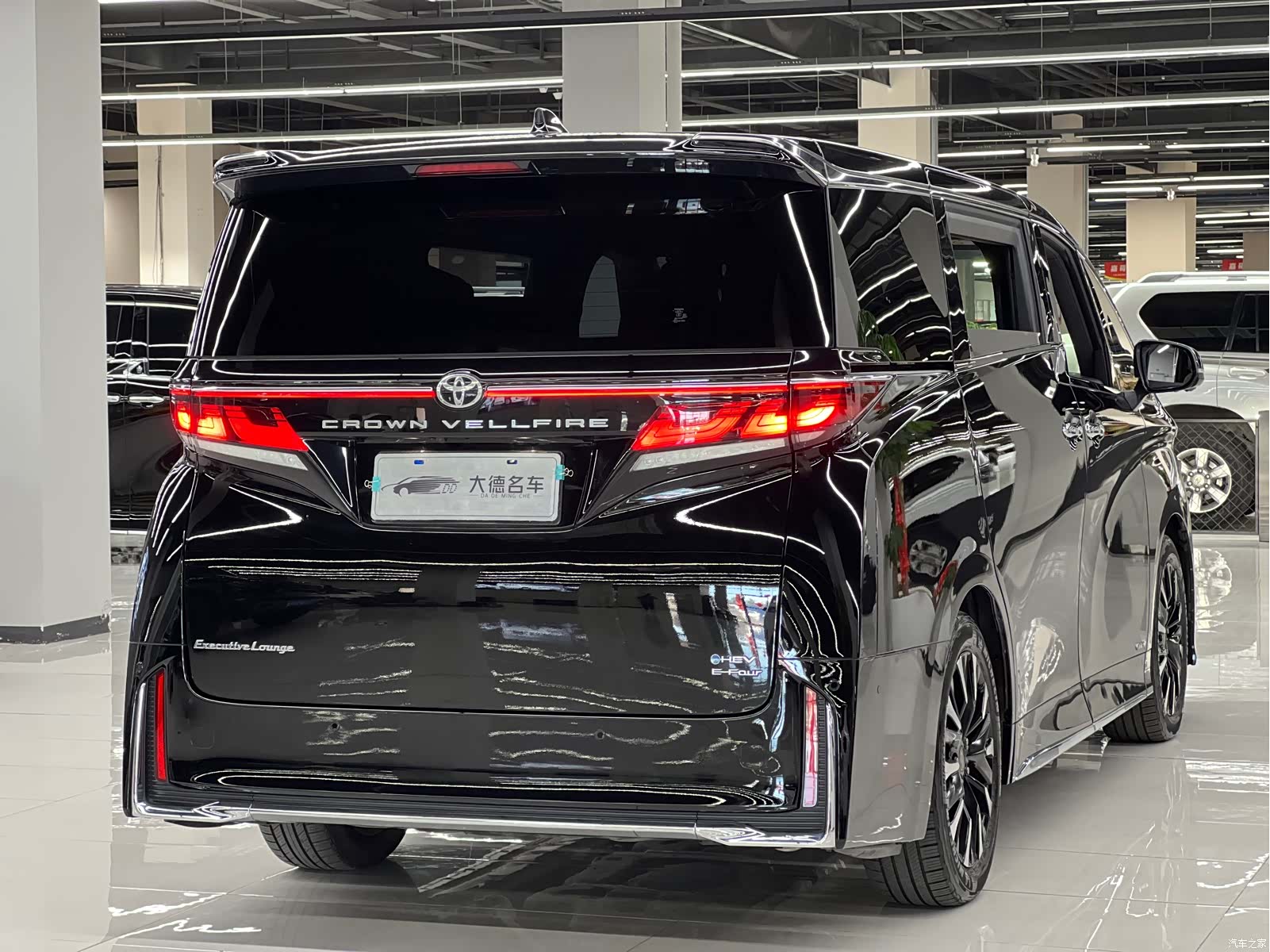 Toyota Vellfire, 2023 4