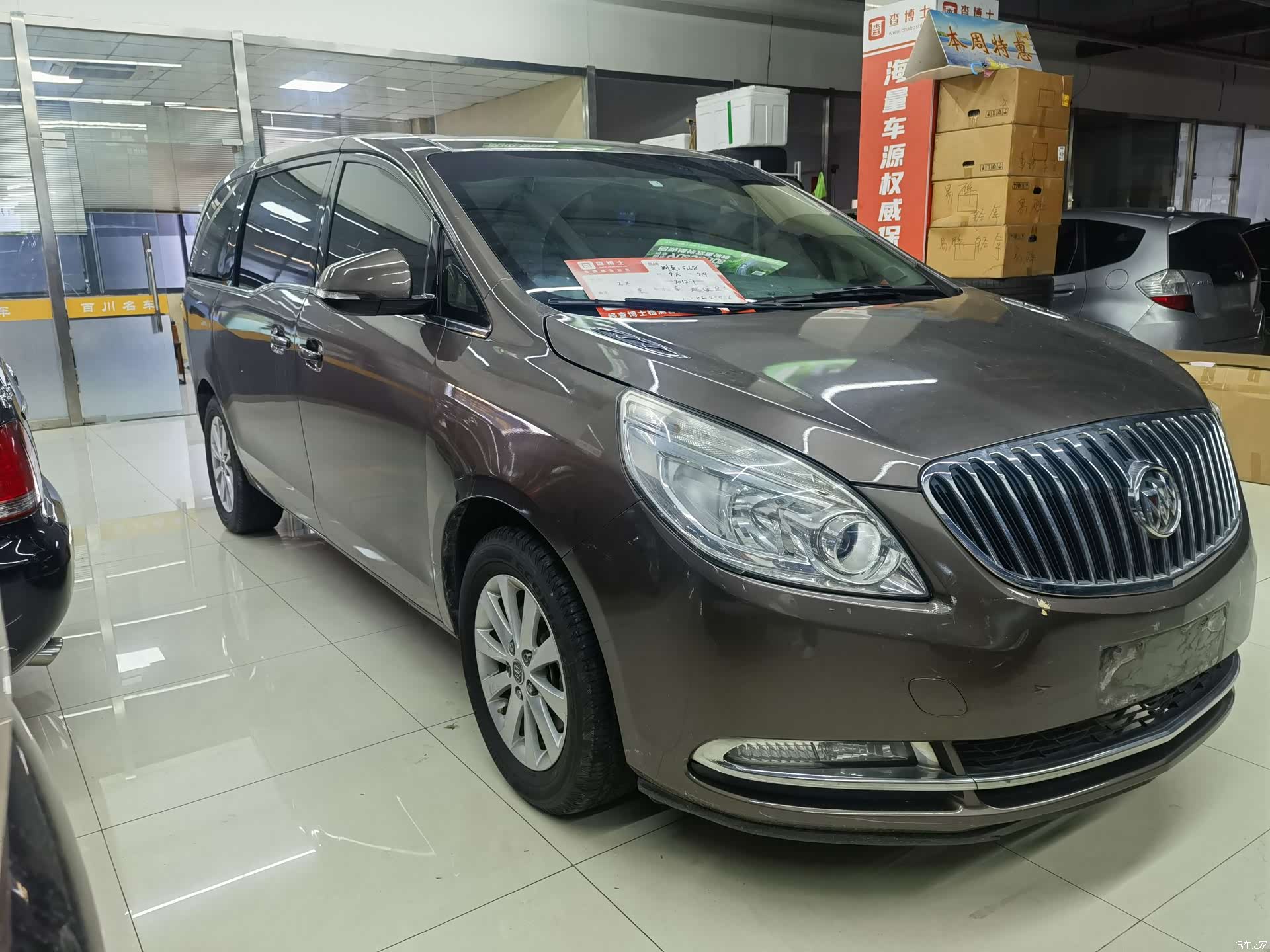 Buick GL8, 2012 3