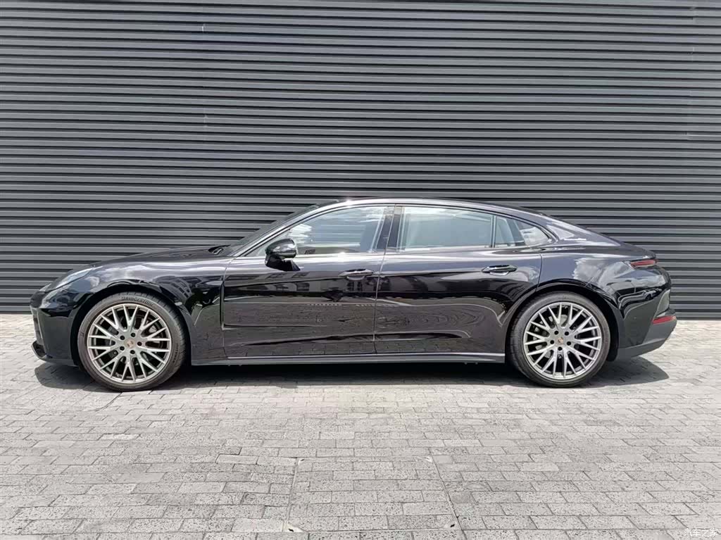 Porsche Panamera, 2025 11