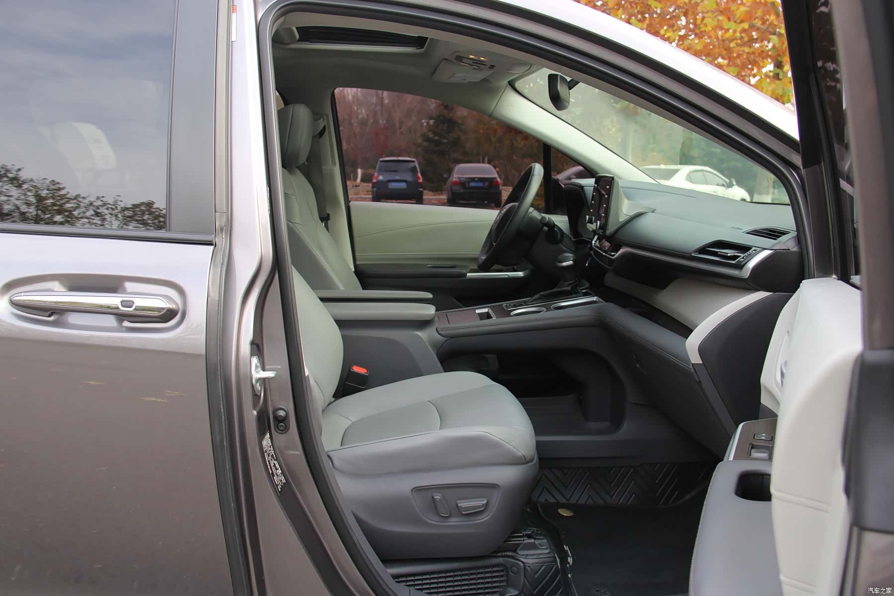 Toyota Sienna, 2022 15