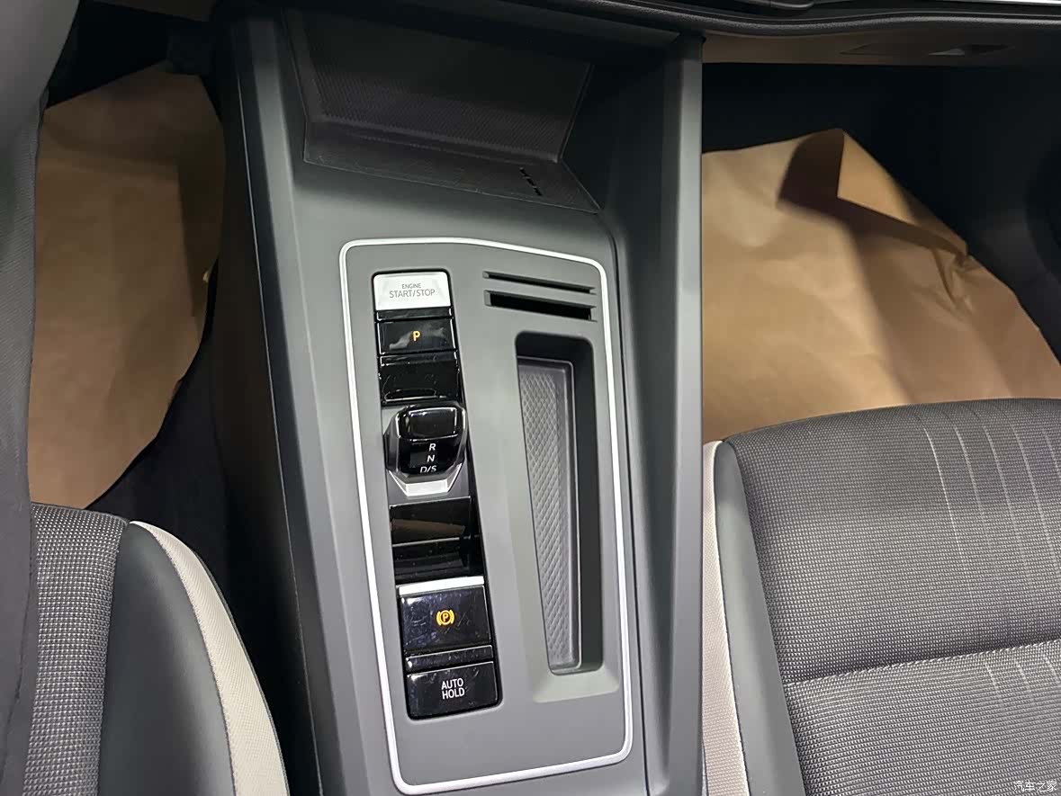 Volkswagen Golf, 2024 13