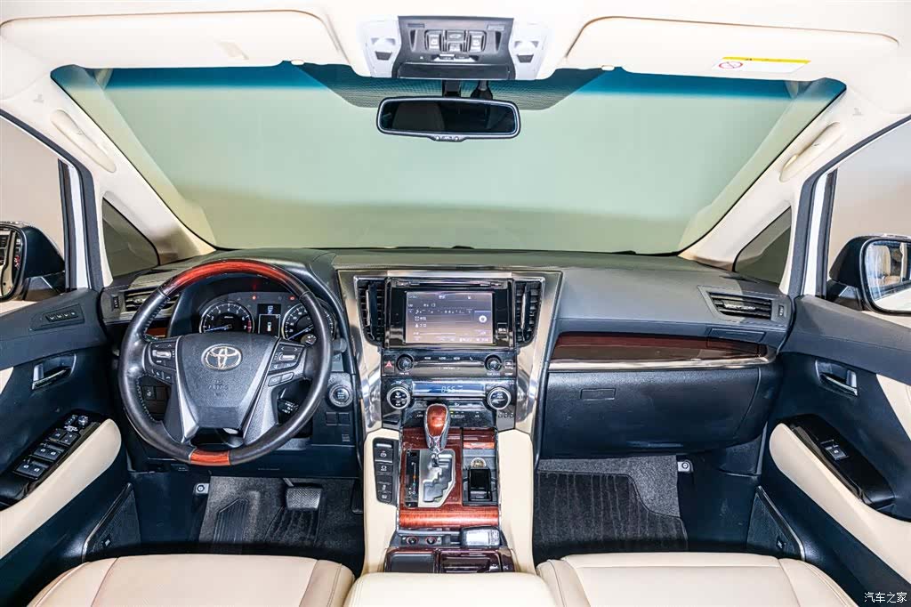 Toyota Alphard, 2018 10