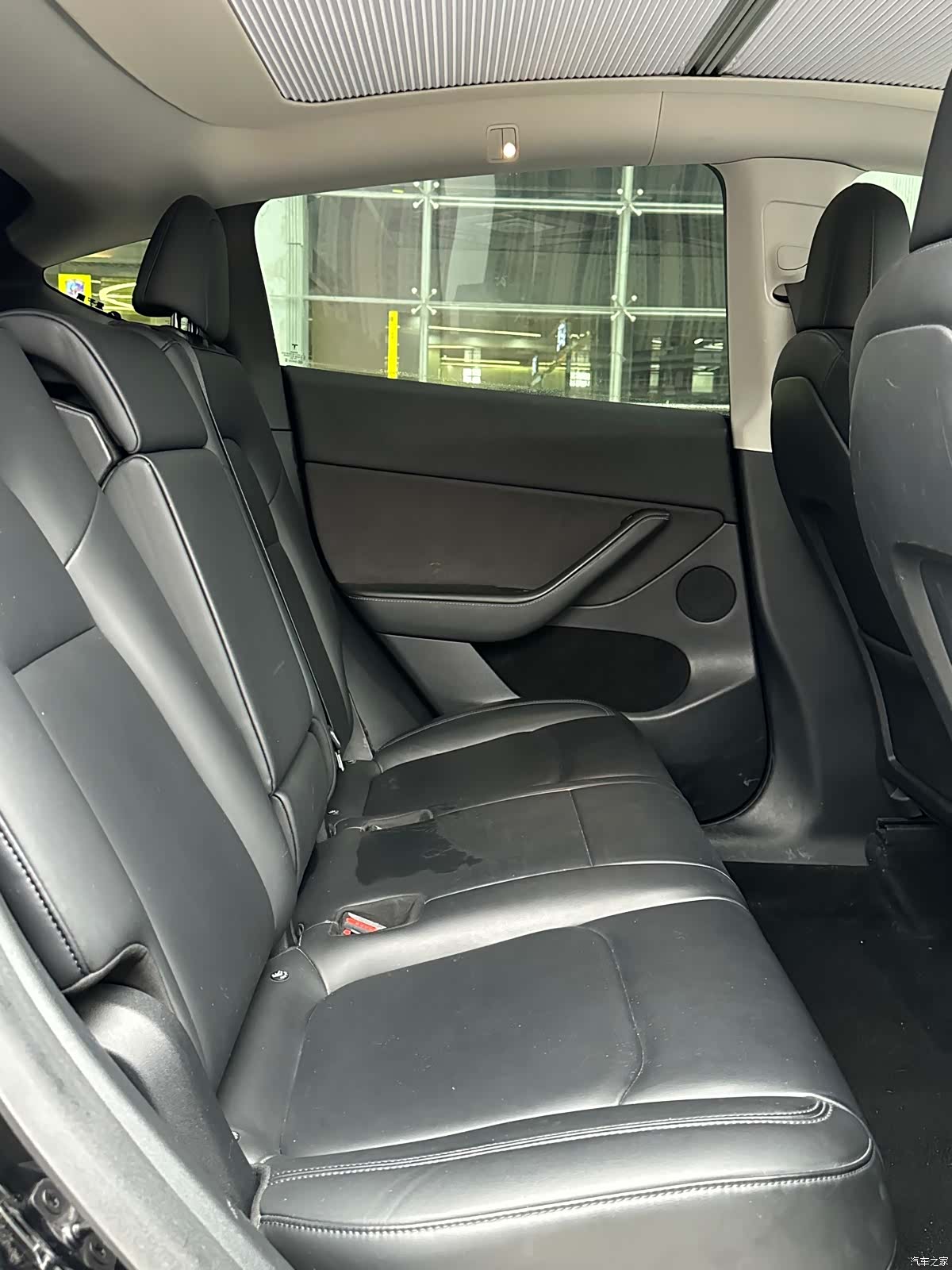 Tesla Model Y, 2021 все фото