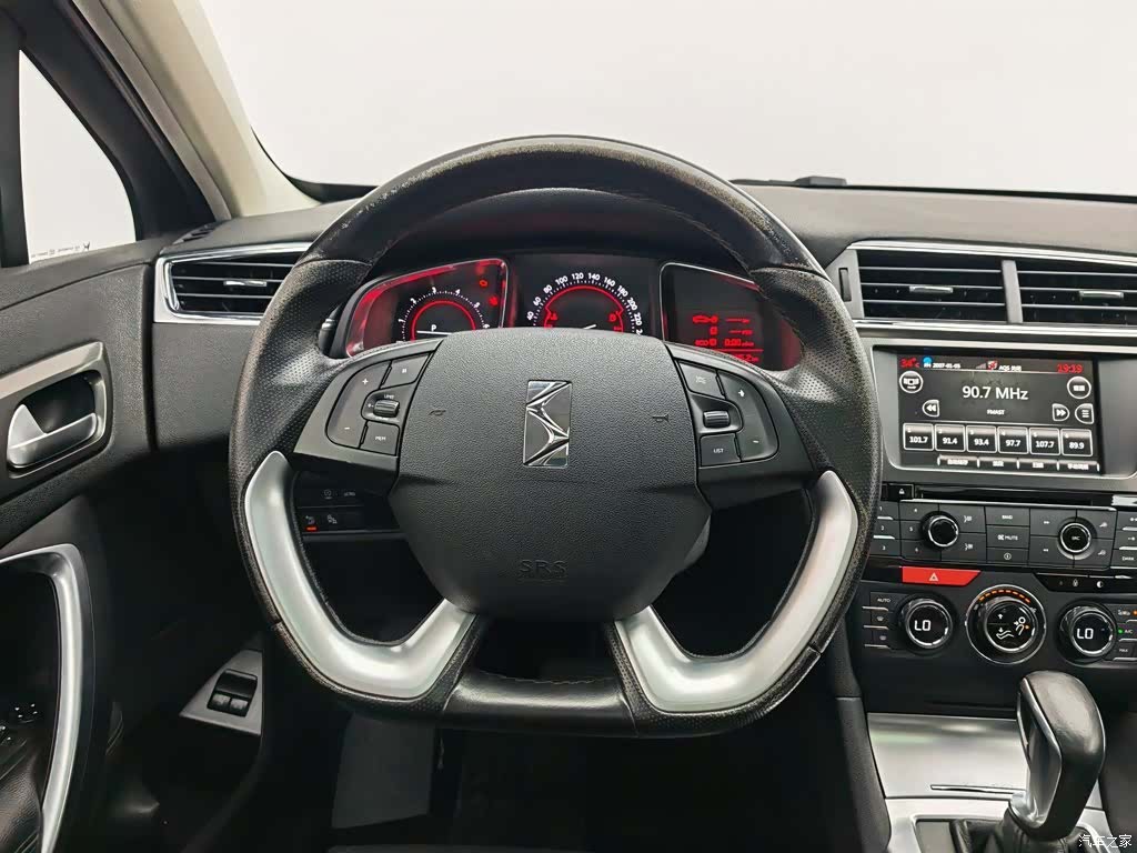 DS THP160, 2015 11