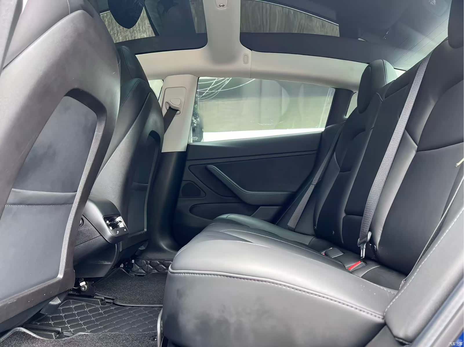 Tesla Model 3, 2019 13