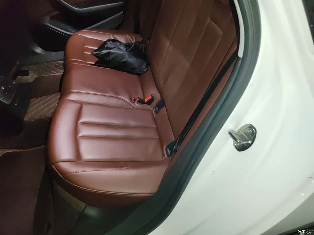 Audi A4L, 2019 15