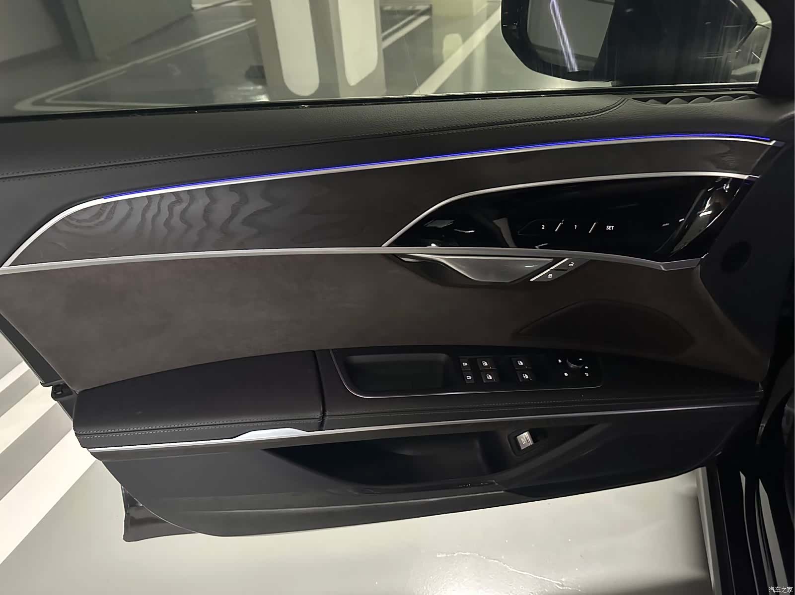 Audi A8L, 2023 все фото