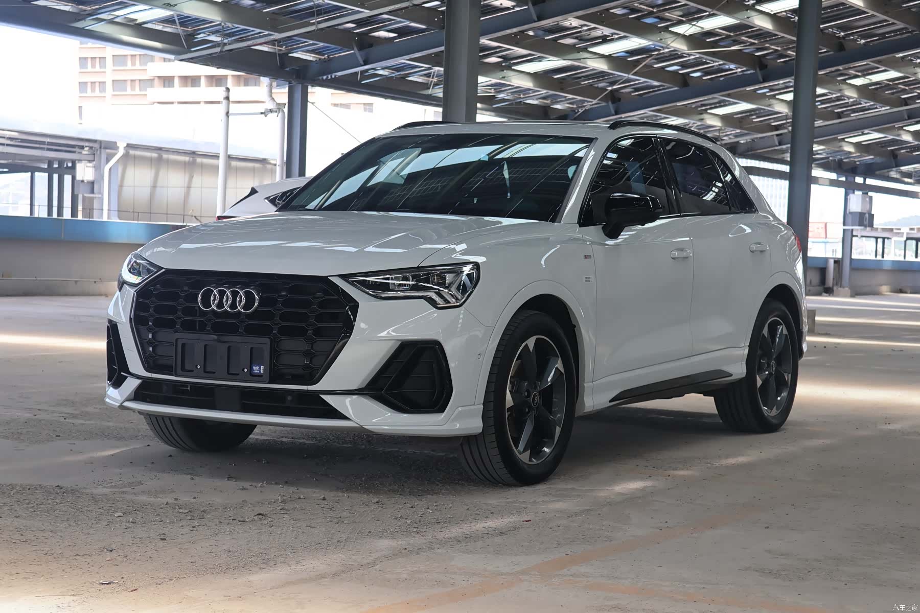 Audi Q3, 2023 1