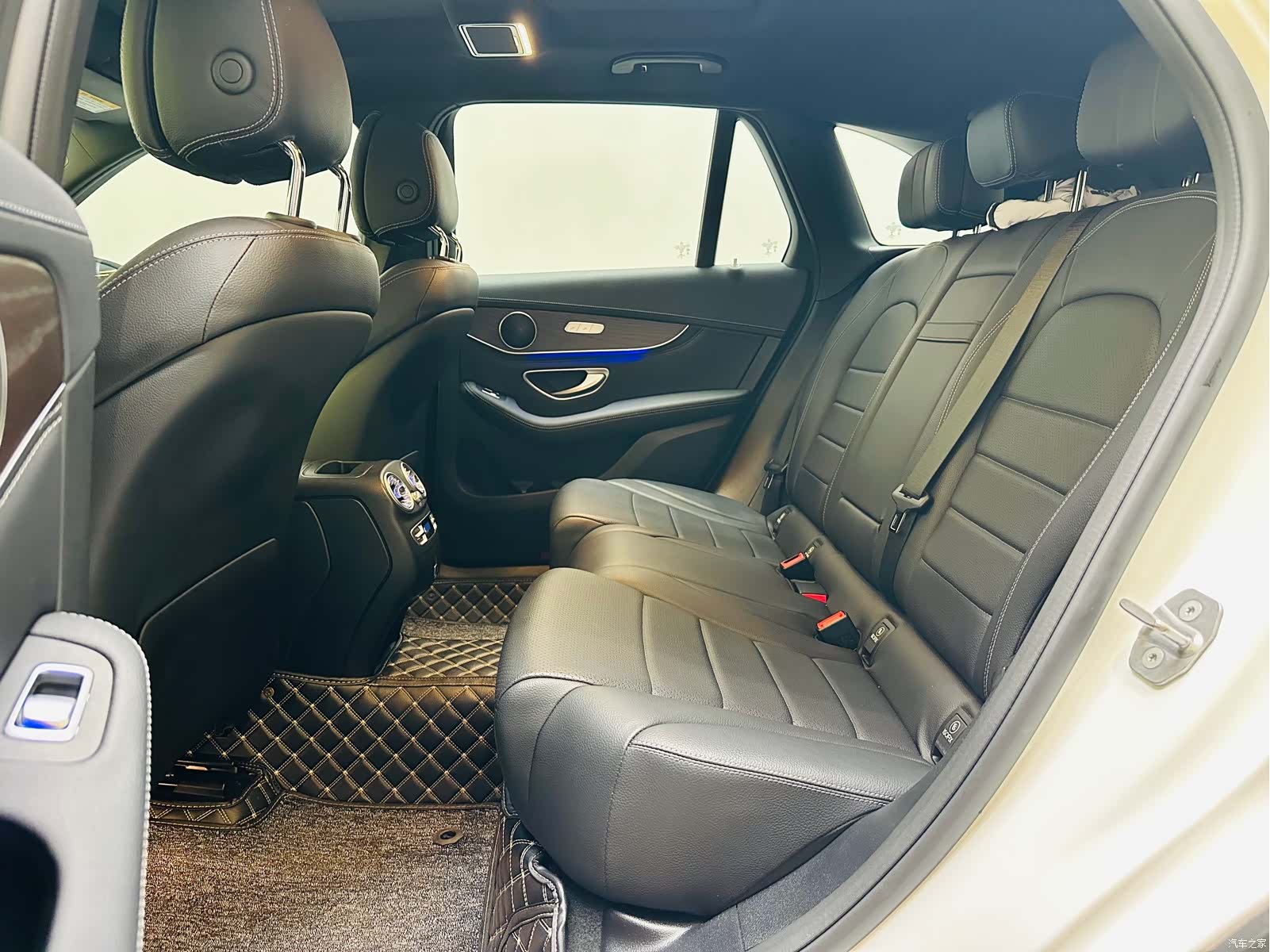 Mercedes-Benz GLC, 2020 13