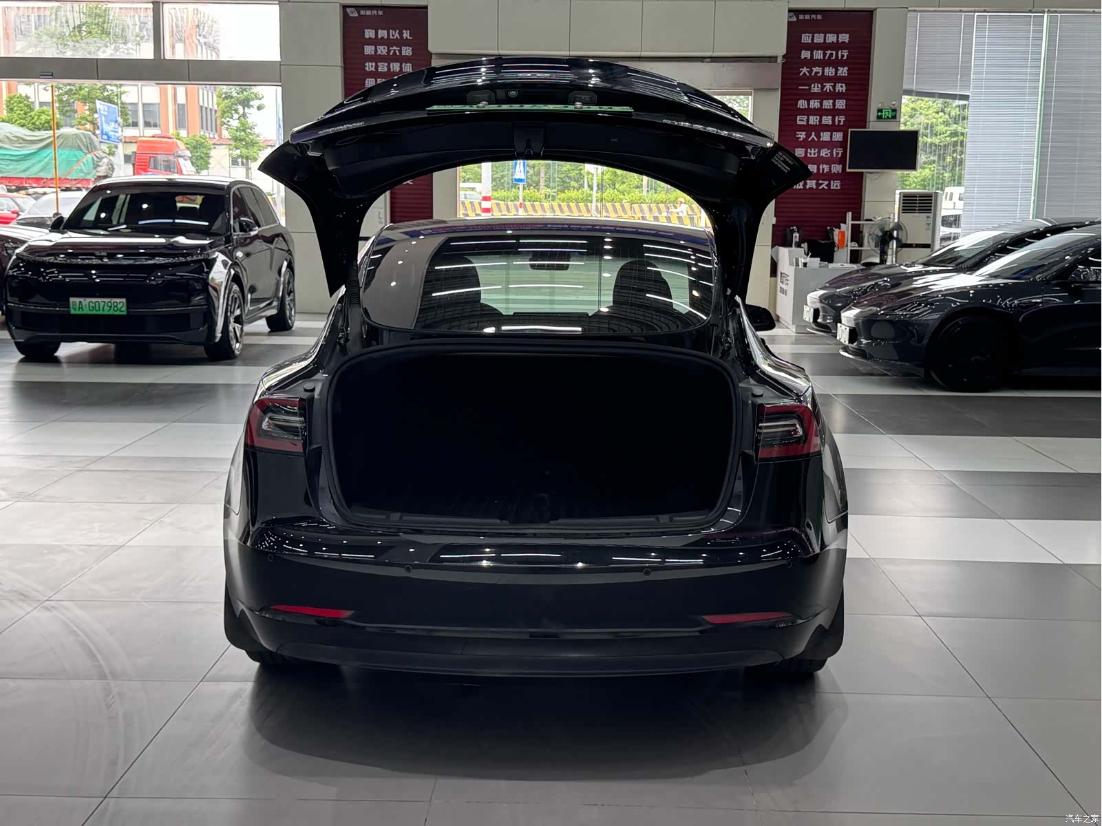 Tesla Model 3, 2023 7