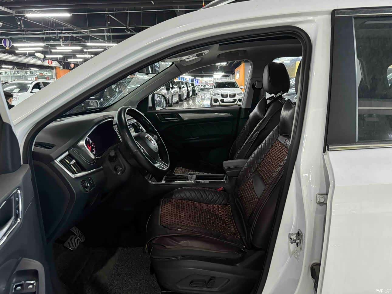 Roewe RX5, 2016 6