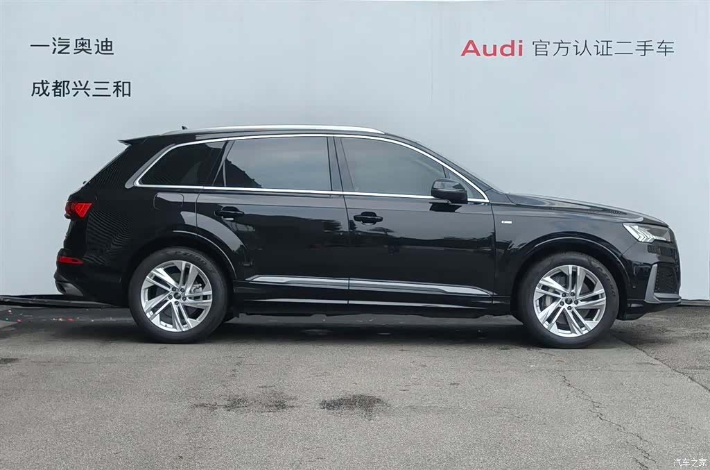 Audi Q7, 2024 3