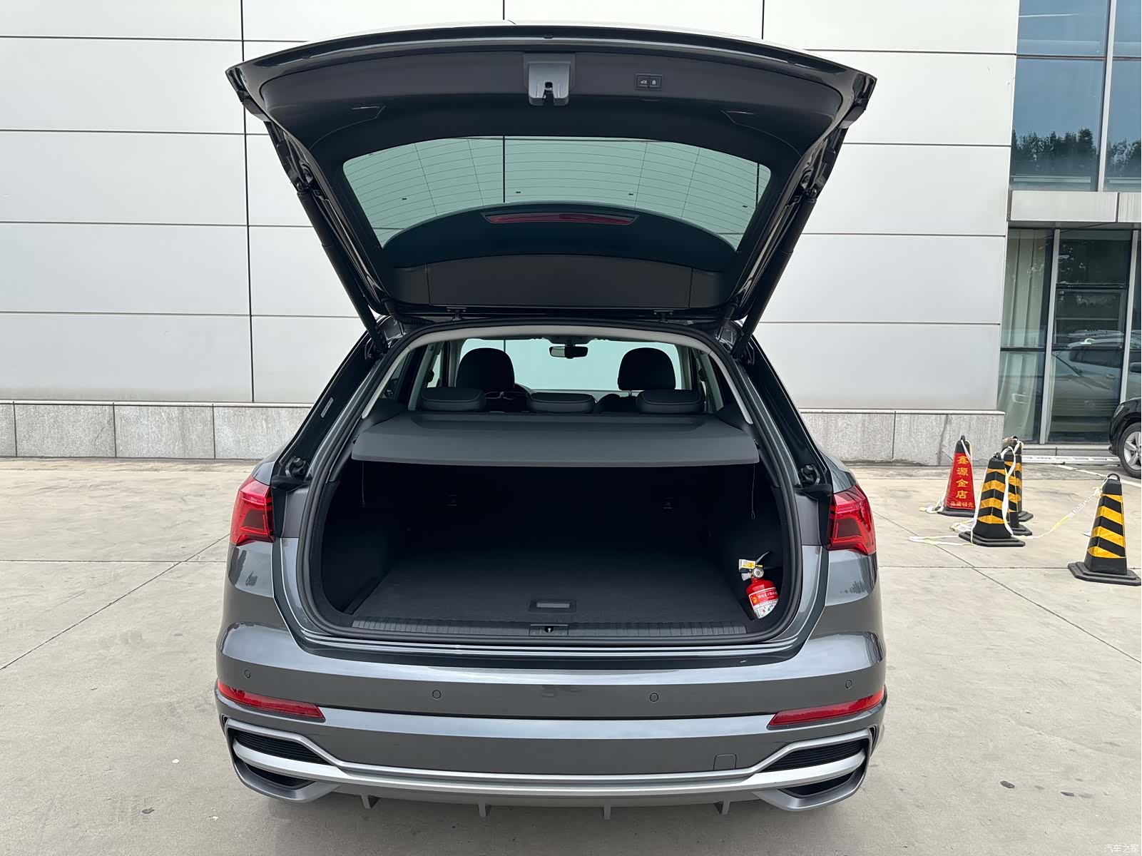 Audi Q3, 2022 13