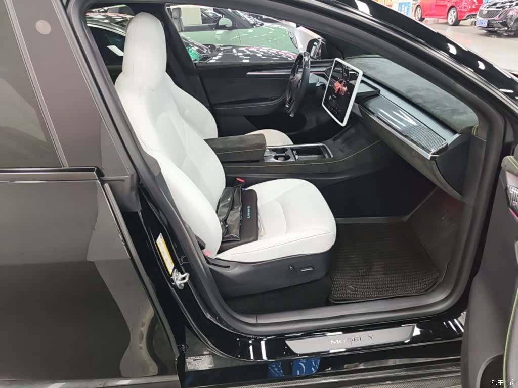 Tesla Model Y, 2021 25
